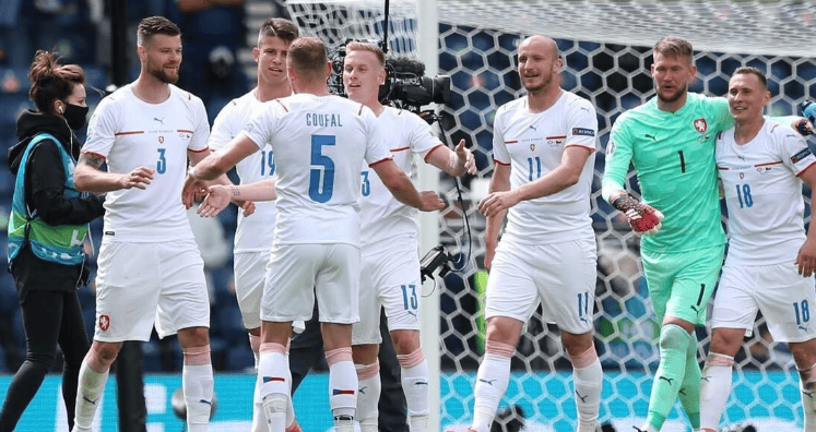 关于希腊队实力雄厚，欧国联比赛跻身前茅的信息