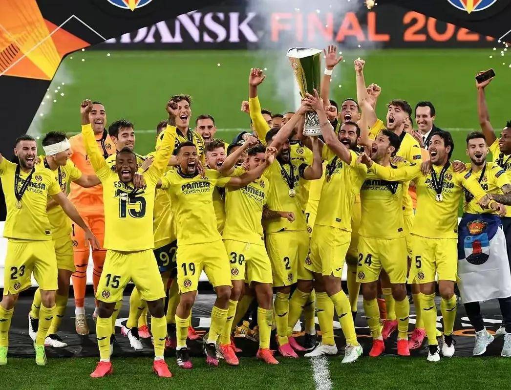 包含西甲球队新星入选国家队大名单的词条