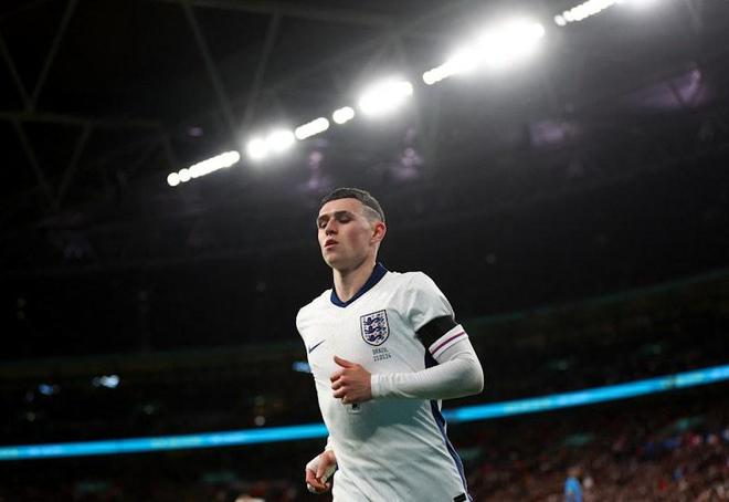 包含莱比锡再度上演帽子戏法，贝林厄姆后防线成筛子！的词条